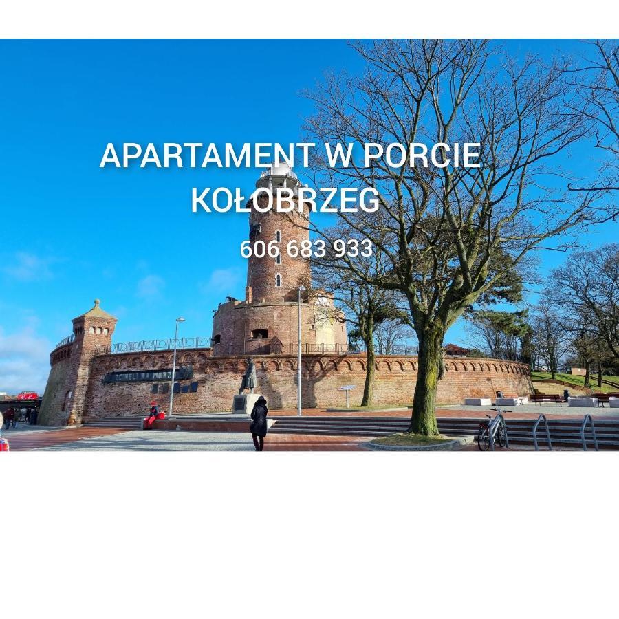 W Porcie Latarnia Morska Plaza Molo W Zasiegu Reki